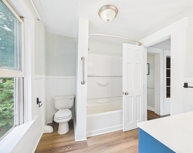 321 Roxbury - Photo Thumbnail 14