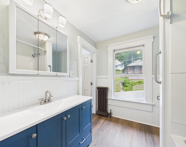 321 Roxbury - Photo Thumbnail 15