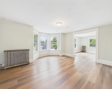321 Roxbury - Photo Thumbnail 11