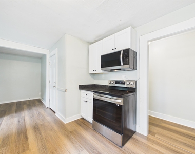 321 Roxbury - Photo Thumbnail 16