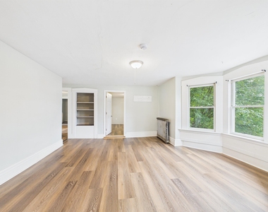 321 Roxbury - Photo Thumbnail 8