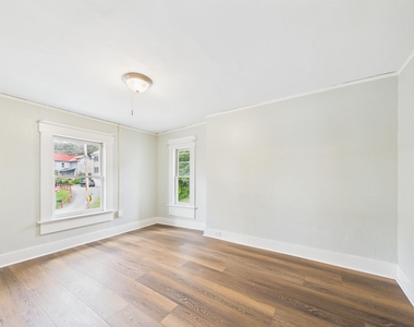 321 Roxbury - Photo Thumbnail 5