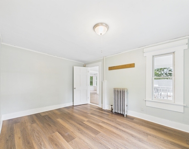 321 Roxbury - Photo Thumbnail 6