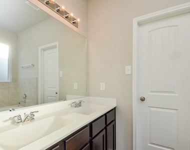 3606 Giorgio Pastel Place - Photo Thumbnail 16
