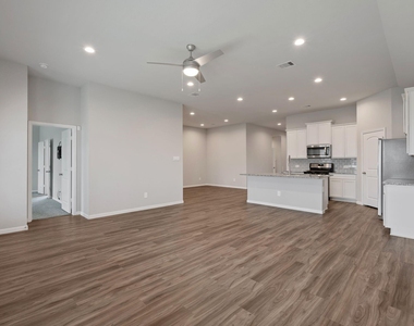 475 Westlake Landing - Photo Thumbnail 13