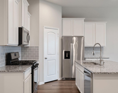 475 Westlake Landing - Photo Thumbnail 9