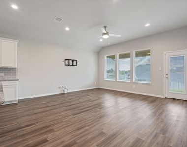 475 Westlake Landing - Photo Thumbnail 5