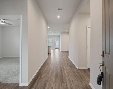 475 Westlake Landing - Photo Thumbnail 2