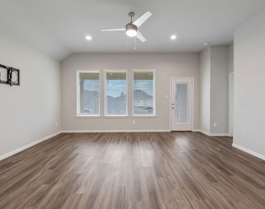 475 Westlake Landing - Photo Thumbnail 4