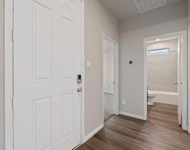 475 Westlake Landing - Photo Thumbnail 19