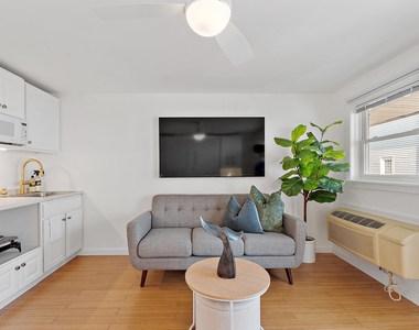 6 Ashworth - Photo Thumbnail 12