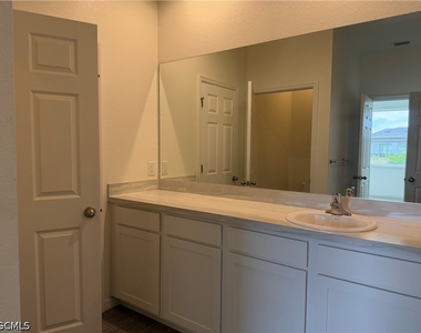 916 Nw 3rd Avenue - Photo Thumbnail 12