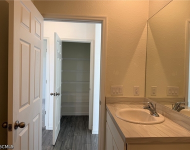 916 Nw 3rd Avenue - Photo Thumbnail 31