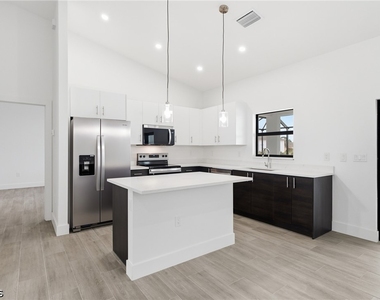 1431 Nw 17th Avenue - Photo Thumbnail 8