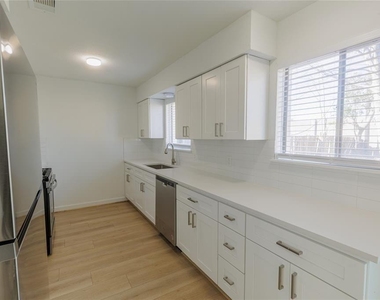1106 Twin Falls Road - Photo Thumbnail 14