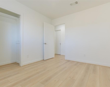 1106 Twin Falls Road - Photo Thumbnail 6
