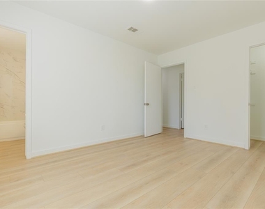 1106 Twin Falls Road - Photo Thumbnail 7