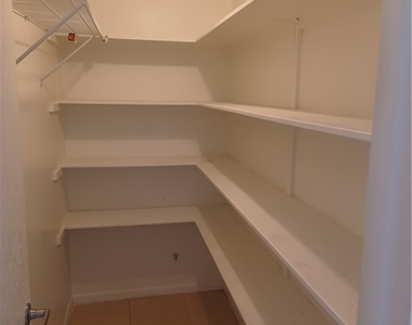 4808 Lucaya Drive - Photo Thumbnail 4