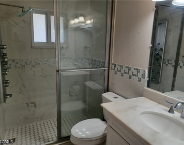4808 Lucaya Drive - Photo Thumbnail 5