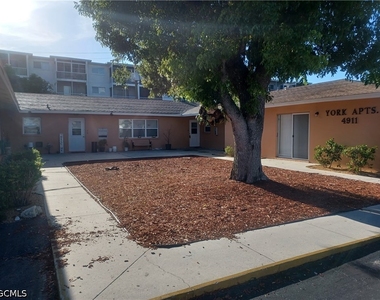 4911 York Street - Photo Thumbnail 1