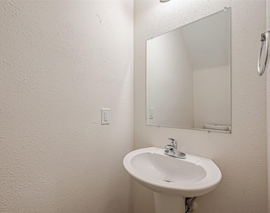 5530 Hirondel St - Photo Thumbnail 12