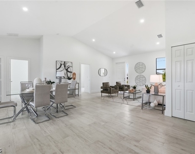 2210 Nw 9th Avenue - Photo Thumbnail 11