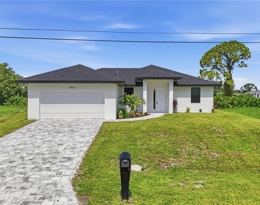 2210 Nw 9th Avenue - Photo Thumbnail 1