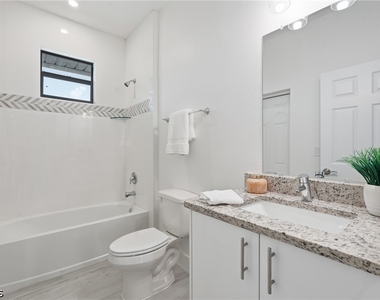 2210 Nw 9th Avenue - Photo Thumbnail 24