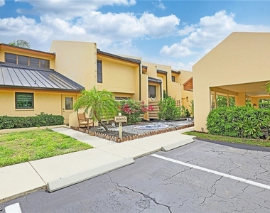 8805 Lateen Lane - Photo Thumbnail 2