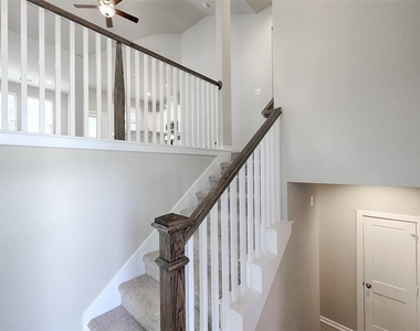 115 Handley Drive - Photo Thumbnail 2