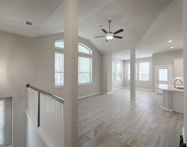 115 Handley Drive - Photo Thumbnail 4