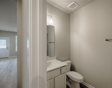 115 Handley Drive - Photo Thumbnail 16