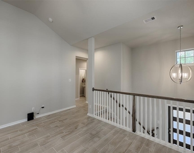 115 Handley Drive - Photo Thumbnail 10