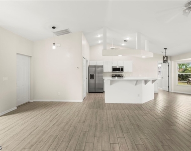 1810 Sw 22nd Terrace - Photo Thumbnail 7