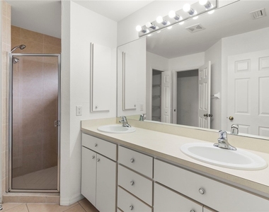 1810 Sw 22nd Terrace - Photo Thumbnail 11