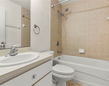 1810 Sw 22nd Terrace - Photo Thumbnail 1