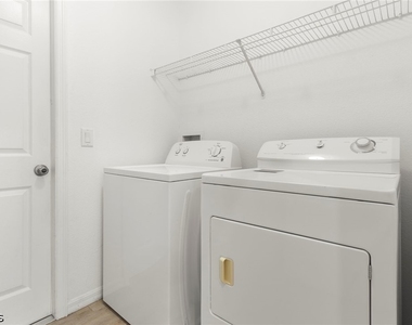 1810 Sw 22nd Terrace - Photo Thumbnail 13