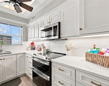 25710 Hickory Boulevard - Photo Thumbnail 12