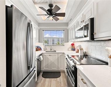 25710 Hickory Boulevard - Photo Thumbnail 10