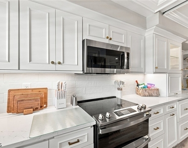 25710 Hickory Boulevard - Photo Thumbnail 13