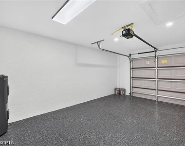 4688 Golfview Boulevard - Photo Thumbnail 9