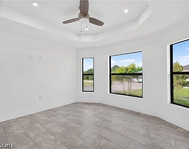 4688 Golfview Boulevard - Photo Thumbnail 5
