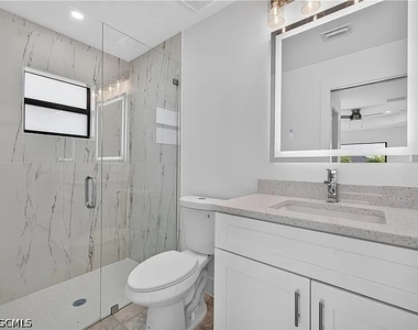 4688 Golfview Boulevard - Photo Thumbnail 8
