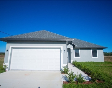 1083 Calico Street - Photo Thumbnail 2