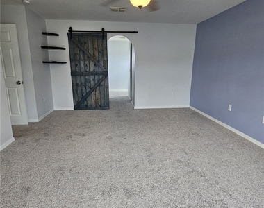 2412 King Avenue N - Photo Thumbnail 9
