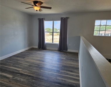 2412 King Avenue N - Photo Thumbnail 8