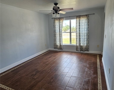 2412 King Avenue N - Photo Thumbnail 3