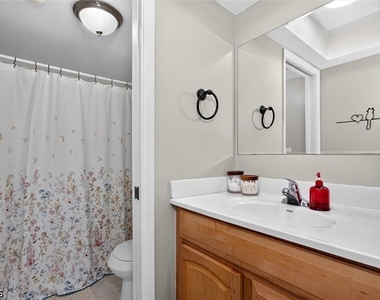 2221 E 5th Street - Photo Thumbnail 18