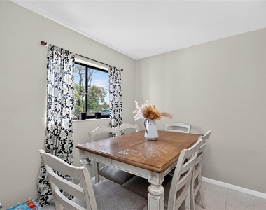 2221 E 5th Street - Photo Thumbnail 15