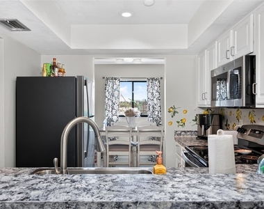 2221 E 5th Street - Photo Thumbnail 11